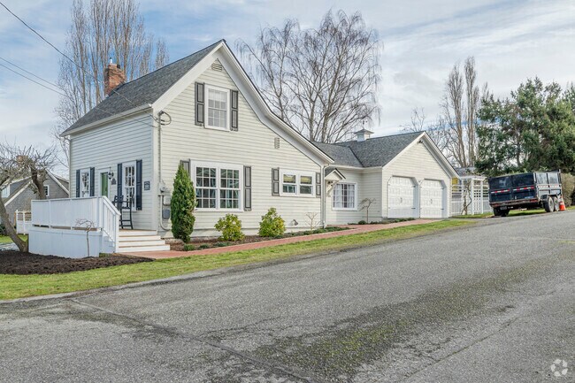 Craftsman homes add timeless beauty to Coupeville’s neighborhoods and quiet streets.