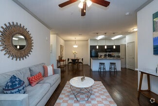 108 Valrico Station Rd, Valrico, FL 33594