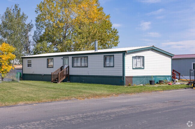 Larger manufactured homes in King Arthur Park are reasonably priced.