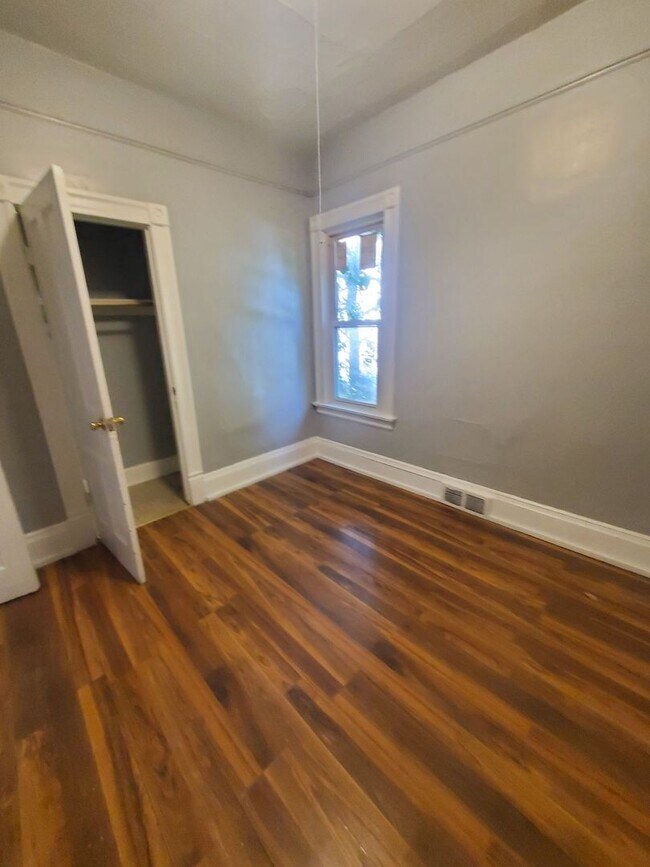 1228-1230-1230 N 28th St Unit 1228A Lower Rear, Milwaukee, WI 53208