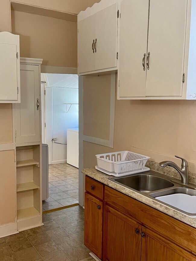 1231 E 19th St unit E. 19th St., Oakland, CA 94606 - photo 7