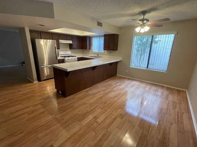 2825 Swallow Point Cir, Las Vegas, NV 89117 - photo 4