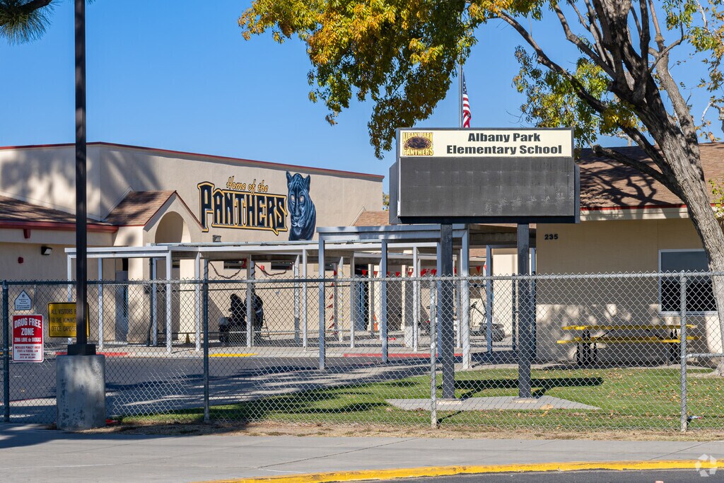 Albany Park Elementary School provides a great education for students in Delano.