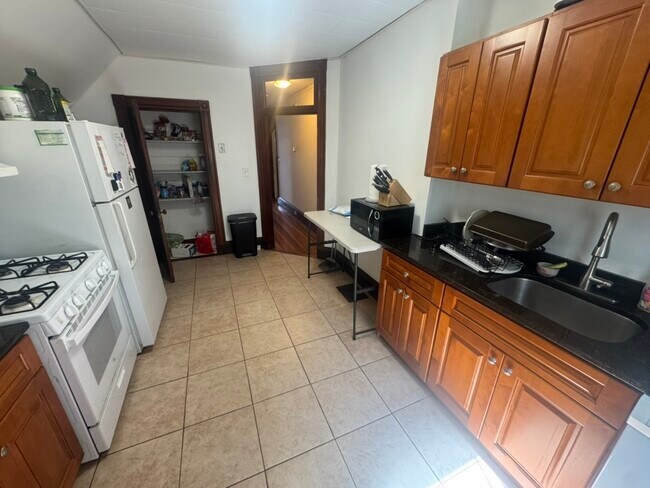 582 Cambridge St unit 3, Allston, MA 02134 - photo 3