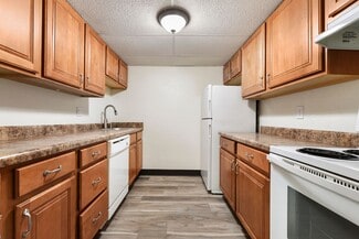 700 5th St, Oakmont, PA 15139