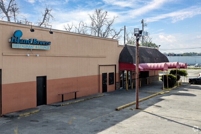 Island Breeze is a Cann Park neighborhood favorite for Jamaican food.