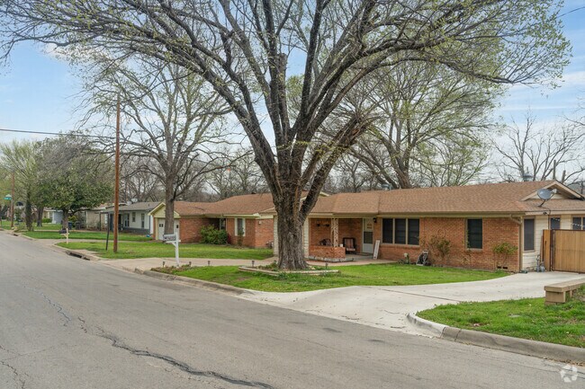 Rustic nature inspired homes abound in the Sansom Park neighborhood.