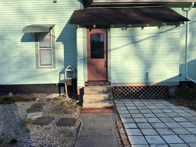 920 Lafayette Ave unit 920 B, Columbus, IN 47201 - photo 4