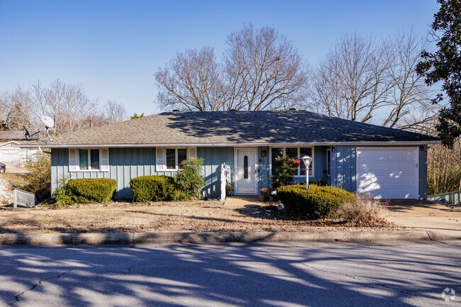 Mid-century ranch style homes are found throughout Branson.