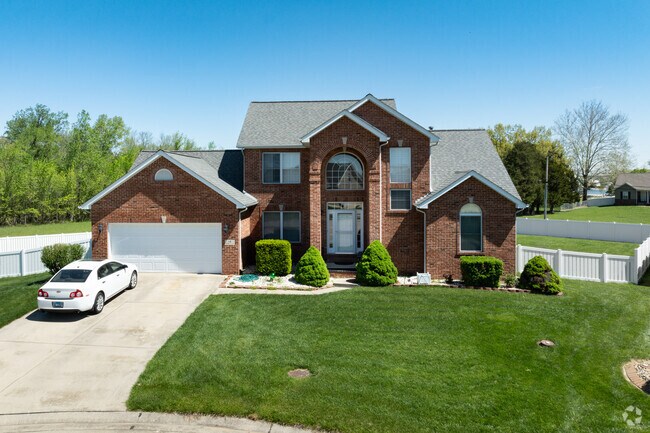 Colonial revival in homes found in Granite City, IL.