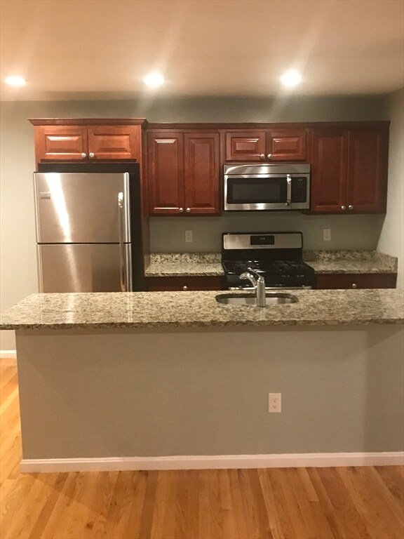 27 Bedford St Unit 1, Quincy, MA 02169