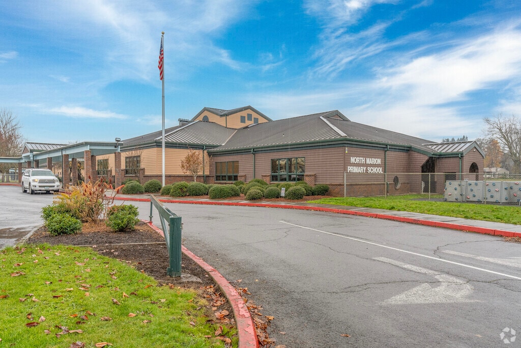 North Marion Primary School campus in Aurora, OR.
