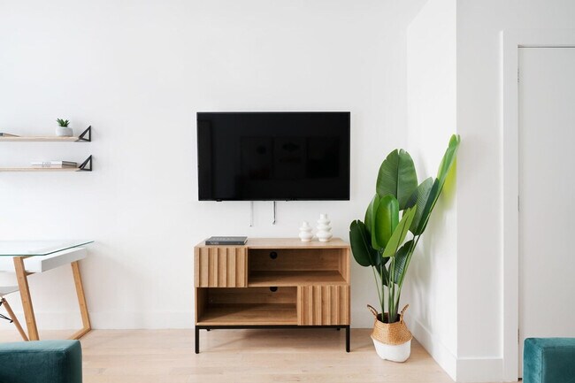 444 W 48th St unit ID1022001P, New York, NY 10036 - photo 6