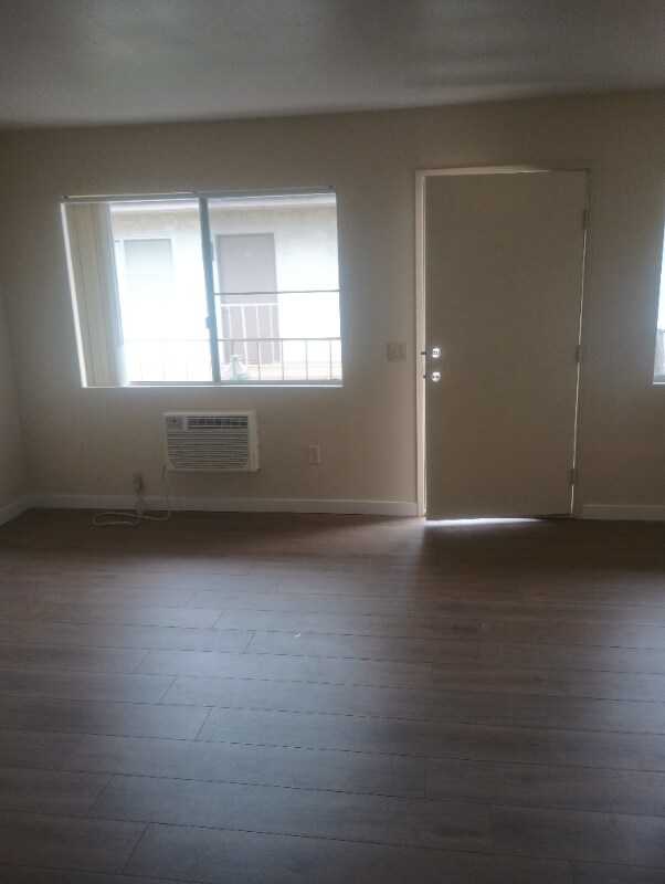 9415 California Ave unit 10, Riverside, CA 92503 - photo 2