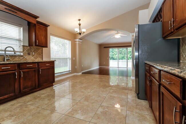 5920 Count Turf Ln, Wesley Chapel, FL 33544 - photo 7