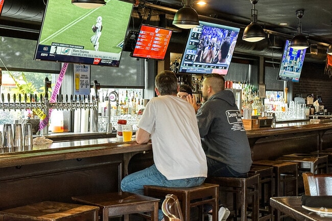 Dinner and the big game at Steam Pub, a favorite hangout in Upper Southampton.
