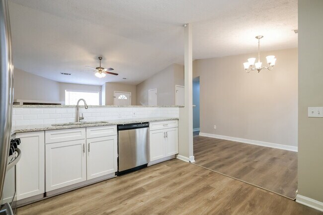 5175 Sugar Crest Dr, Sugar Hill, GA 30518 - photo 7