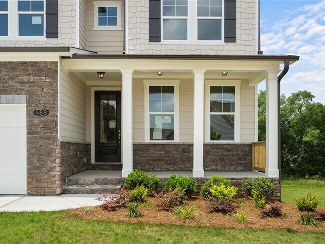 688 Grand Wehunt Dr, Hoschton, GA 30548 - photo 2