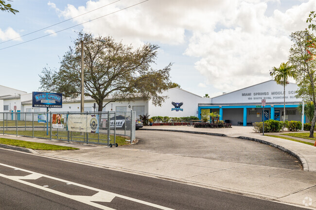 Miami Springs Middle School has a student-teacher ratio of 20 to 1.