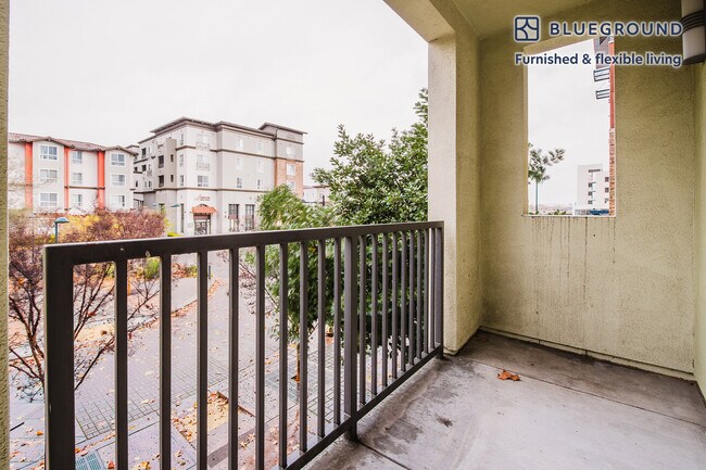 5200 Iron Horse Pkwy unit FL2-ID1780, Dublin, CA 94568 - photo 7