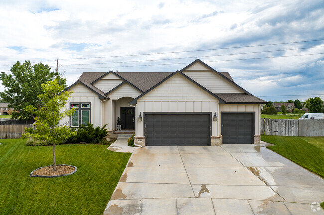 Tyler's Landing has a few modern farm houses.