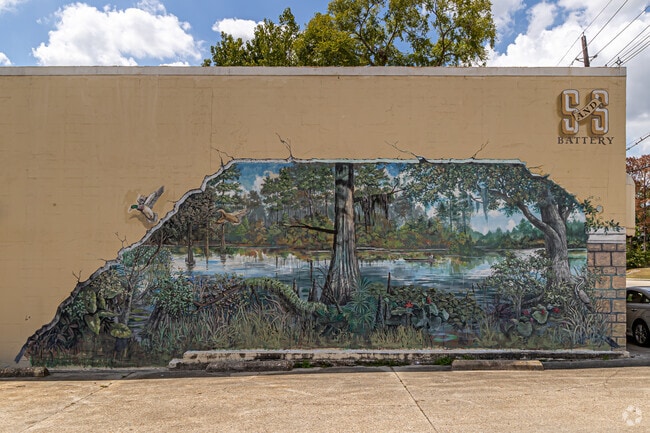 Local murals can be found throughout Airline/Jefferson.
