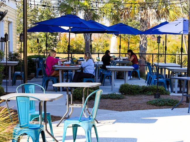 Wando offeres many spots to grab a bite to eat on an outdoor patio.