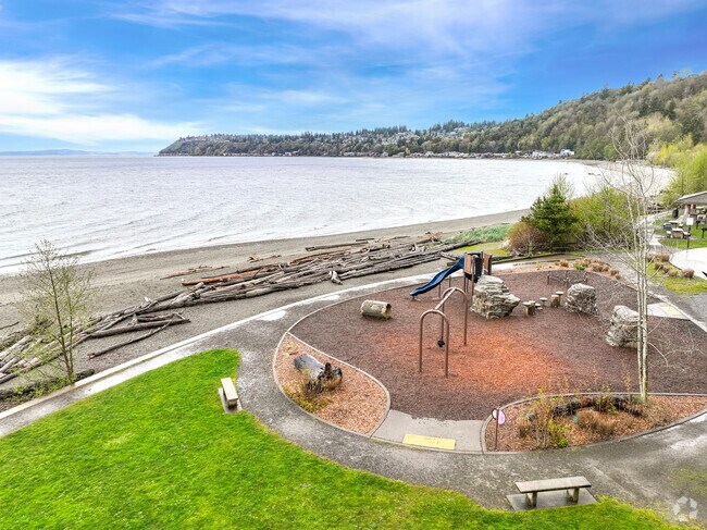 An overview of the Seahurst Park Playground.