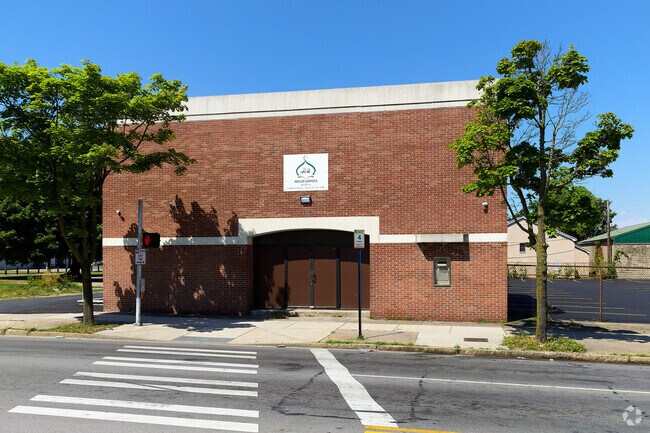 Masjid Tawfeeq Mosque serves Muslims in Upper Falls.