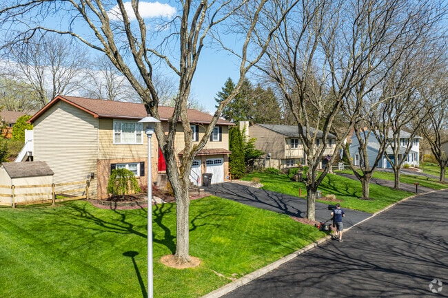 The residential streets of Fullerton are filled with beautiful Colonial homes.