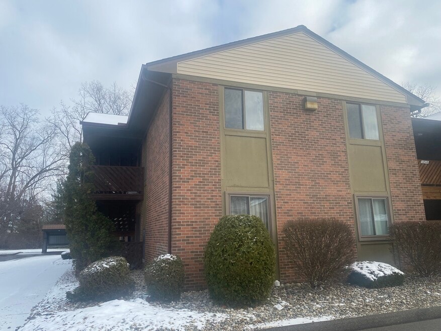 16546 Clarkson Dr unit Fraser Condo, Fraser, MI 48026 - photo 1