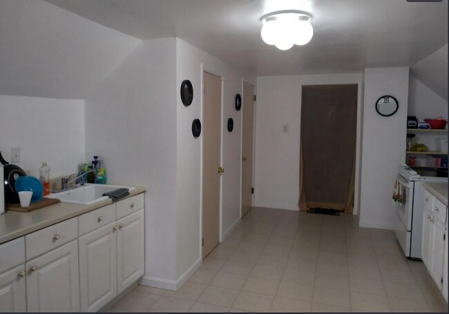 2555 S 68th St unit 2555 S 68th St (Uppe, Milwaukee, WI 53219 - photo 6