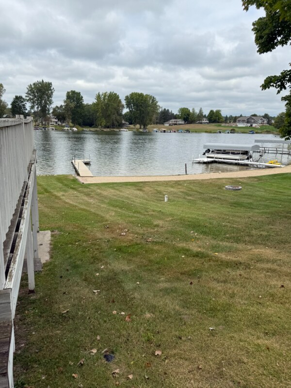 1059 Crown Point Dr, Weidman, MI 48893