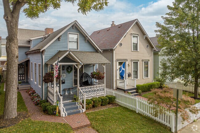 Chatham Arch features some pristine older homes, like those found on Arch Street.