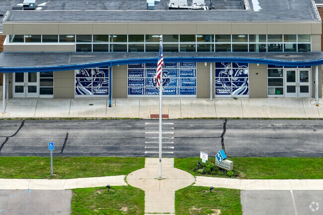 East Jackson Elementary School has an average teacher-to-student ratio of 15-to-1.