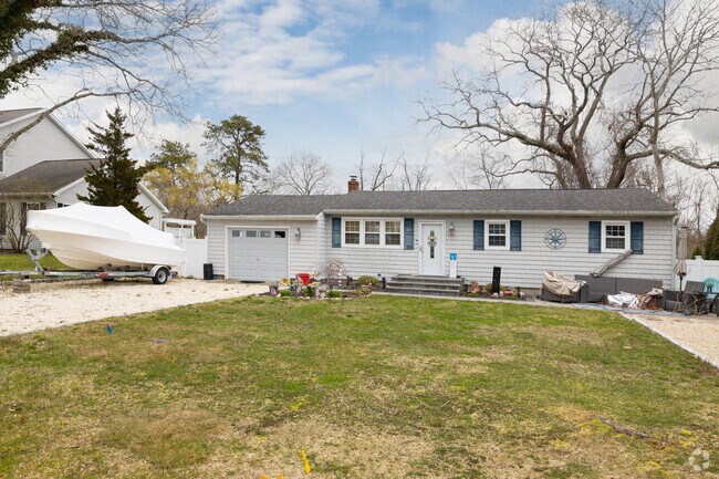 The most affordable style of home in Jamesport would most likely be the ranch or the cottage.