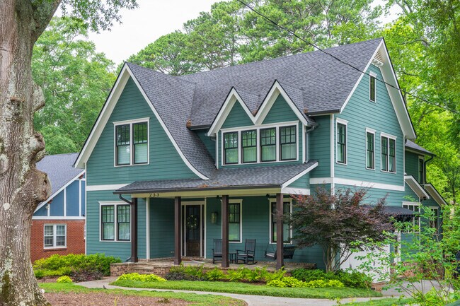 Some Contemporary homes in Glennwood Estates will catch your eye with their striking colors.