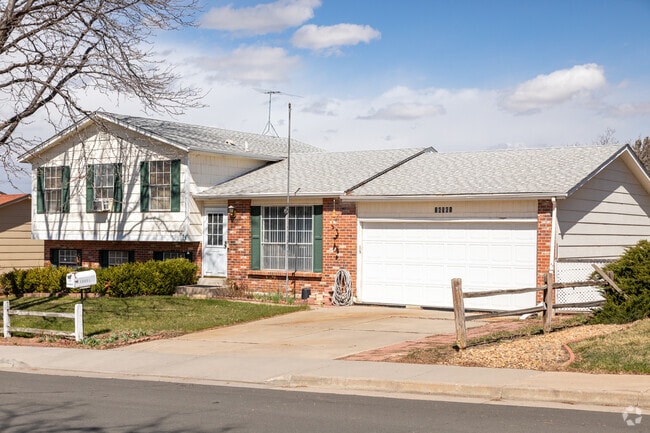 The majority of houses in Rocky Ridge were built between the 70s and 90s.