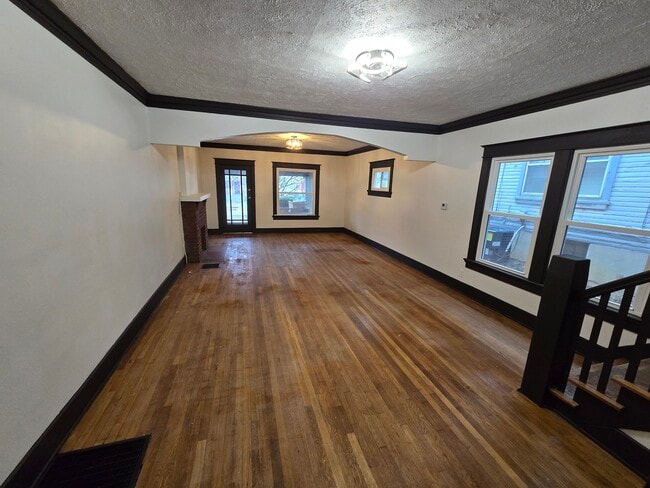 21 W Beechwood Ave, Dayton, OH 45405 - photo 2