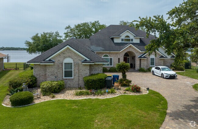 Charter point has many mid century modern homes along the St Johns river.