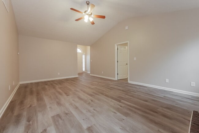 939 Maple Leaf Ridge, Jonesboro, GA 30238 - photo 4