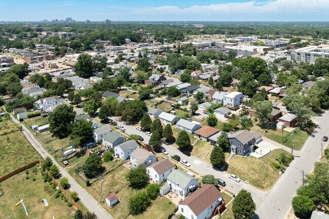 The western edge of Cheltenham has many bungalows, colonials, and ranch-style homes