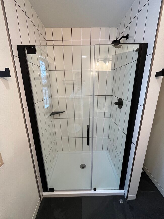 802 Heivly St, Decorah, IA 52101 - photo 6