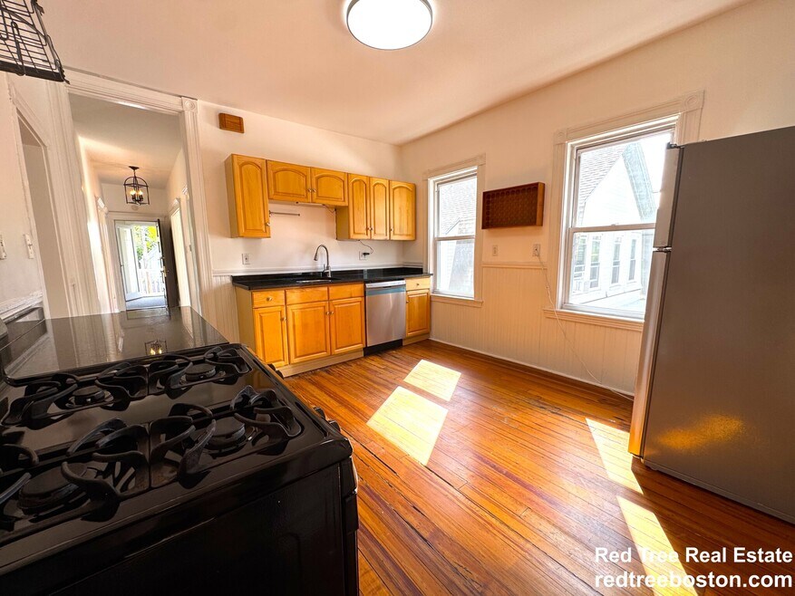 67 Washburn Ave unit 2, Cambridge, MA 02140 - photo 1