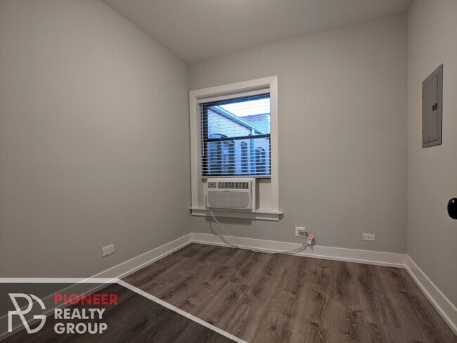 711 W Brompton Ave unit 39, Chicago, IL 60657 - photo 5