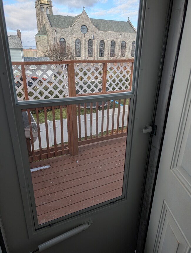 319 W 11th St unit 319 half, Hazleton, PA 18201 - photo 4