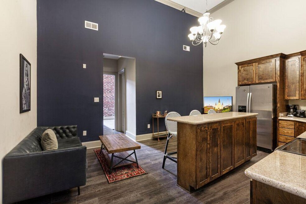 30 Baronne St unit ID1267001P, New Orleans, LA 70112 - photo 1