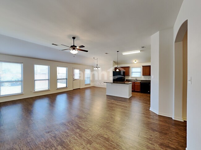 1316 Rosedale Springs Ln, Fort Worth, TX 76134 - photo 6