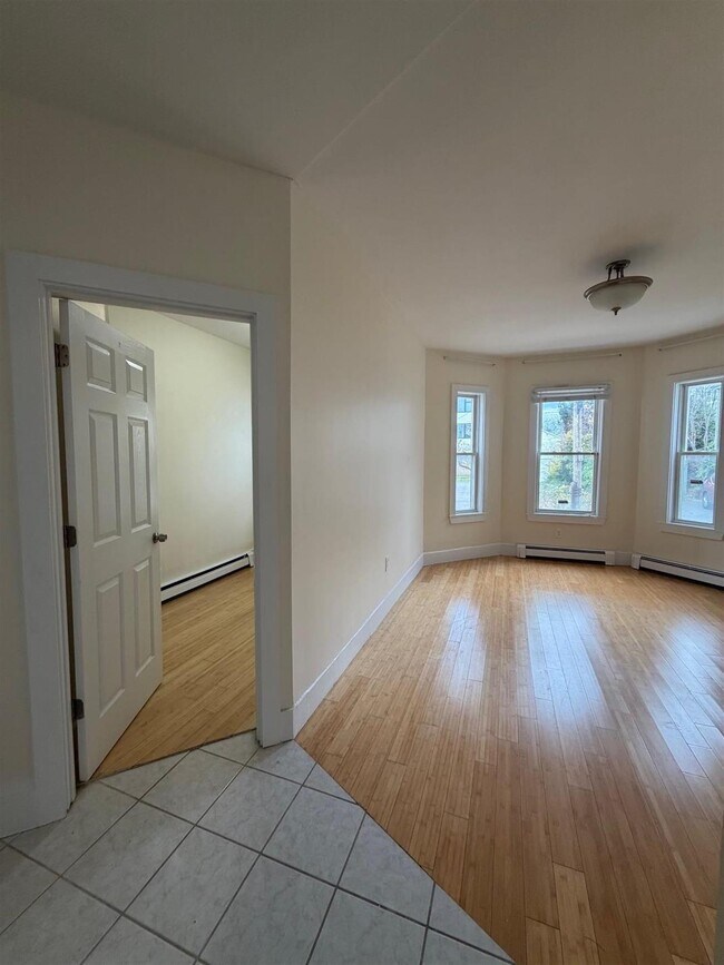 52 Porter St unit 1, Cambridge, MA 02141 - photo 4