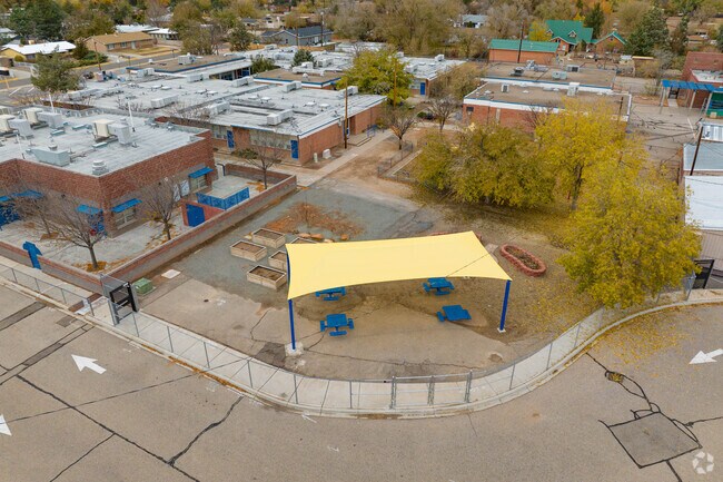 Cochiti Elementary school receives a B rating in Diversity from Niche.